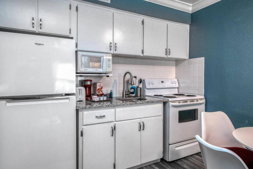 Sunset Beach Suites At Madeira Beach! Pet Friendly With Summer Breezes! - Suite 6 Сант Пит Бич Экстерьер фото