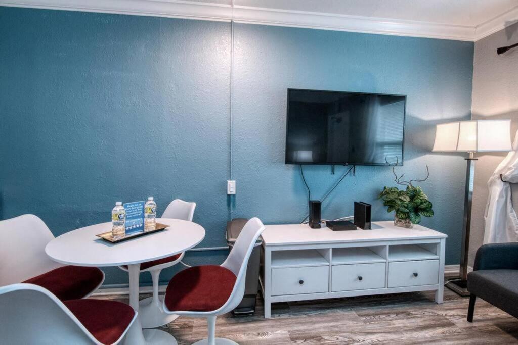 Sunset Beach Suites At Madeira Beach! Pet Friendly With Summer Breezes! - Suite 6 Сант Пит Бич Экстерьер фото