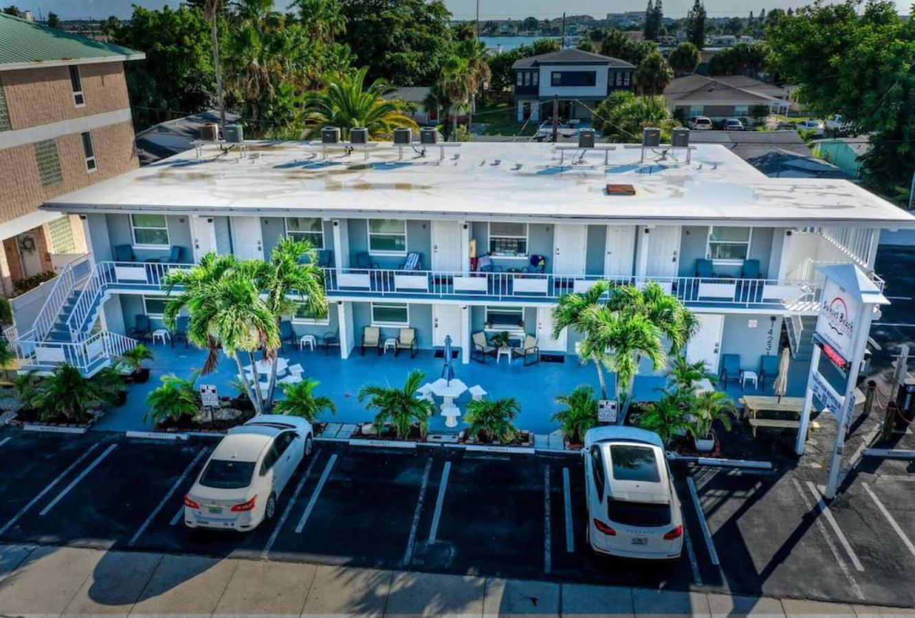 Sunset Beach Suites At Madeira Beach! Pet Friendly With Summer Breezes! - Suite 6 Сант Пит Бич Экстерьер фото